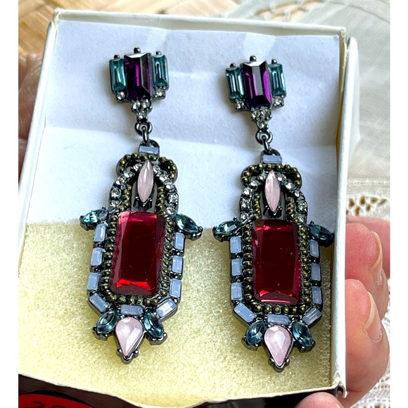 mark. Jewelry - Avon/mark. Baroque the Mold Earrings 2015